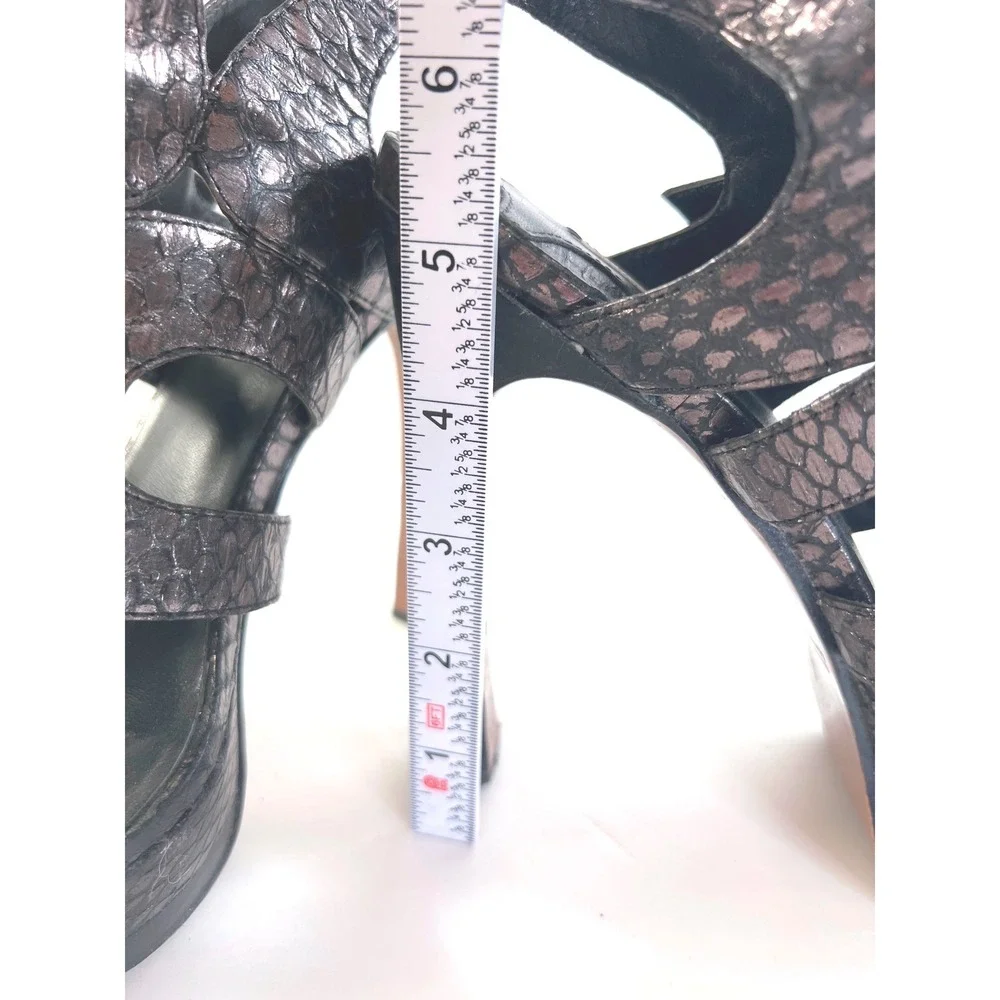 Max Womens Metallic Pewter Snakeskin Embossed Platform Cage Sandals Heels 8M